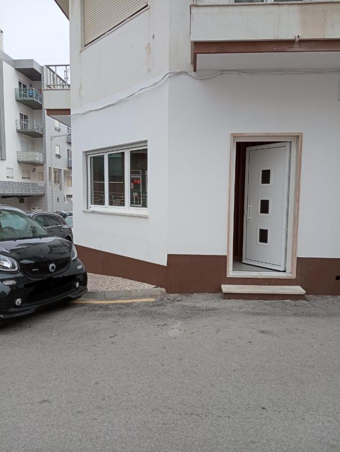 Apartamento T2 Salva-Vidas ナザレ エクステリア 写真